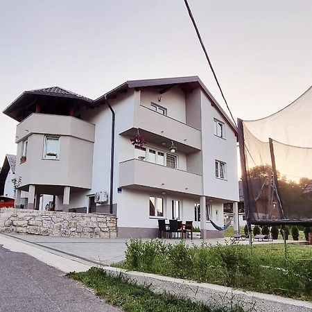 Apartmani Bilic Korenica Buitenkant foto
