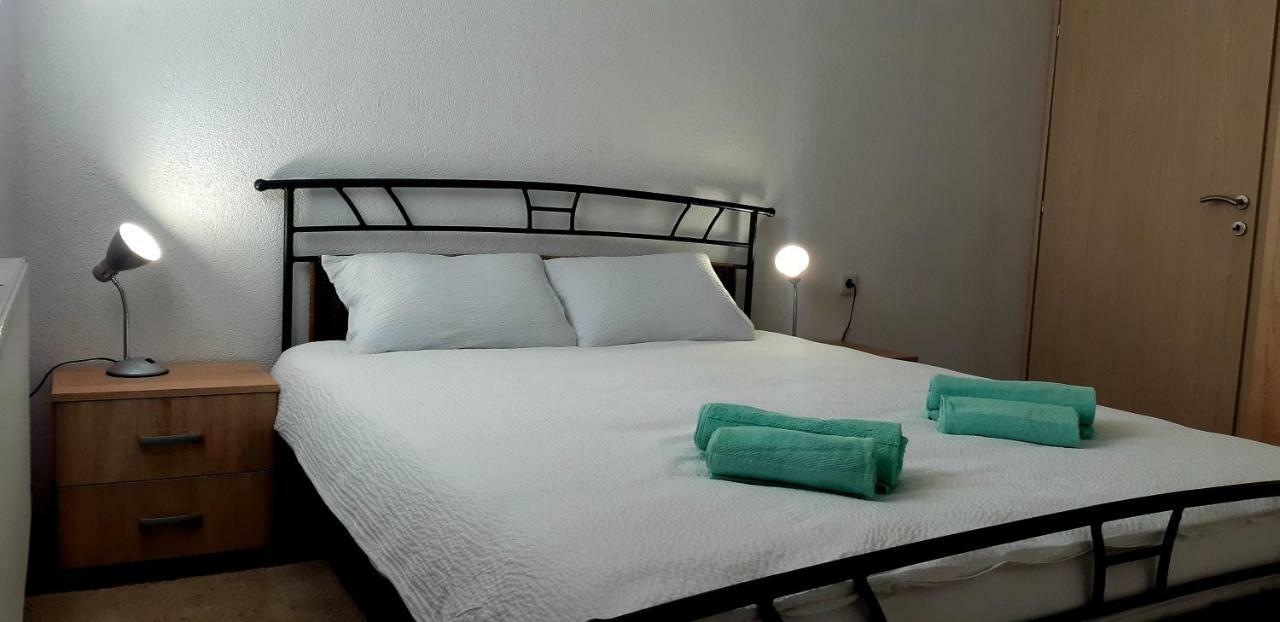Apartmani Bilic Korenica Buitenkant foto