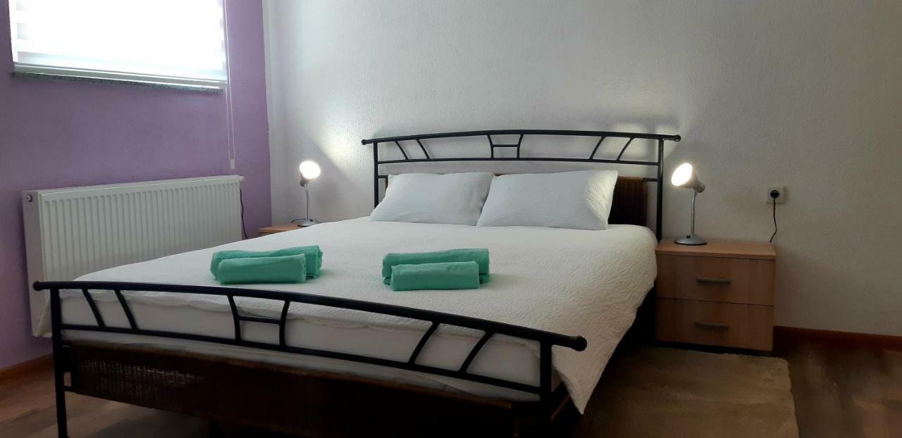 Apartmani Bilic Korenica Buitenkant foto