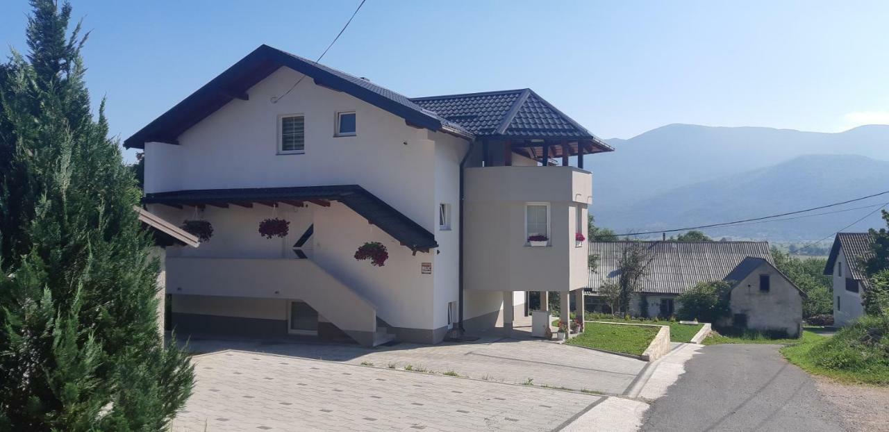 Apartmani Bilic Korenica Buitenkant foto