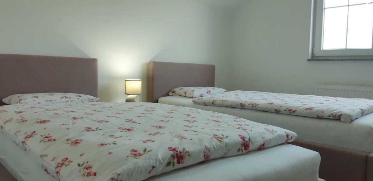 Apartmani Bilic Korenica Buitenkant foto