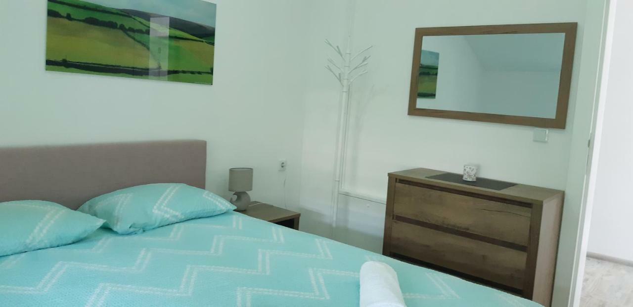 Apartmani Bilic Korenica Buitenkant foto