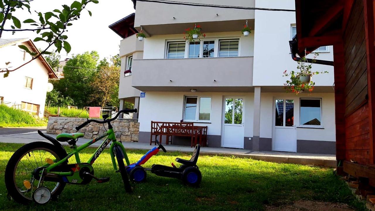 Apartmani Bilic Korenica Buitenkant foto