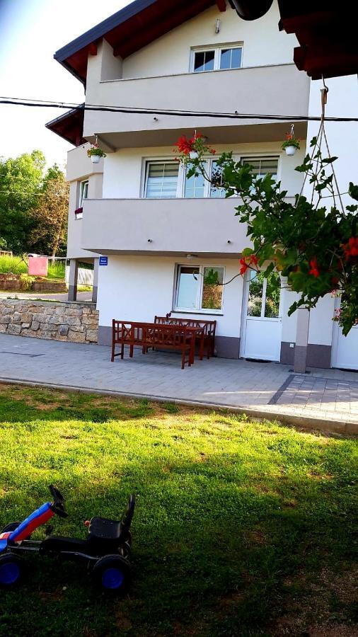 Apartmani Bilic Korenica Buitenkant foto
